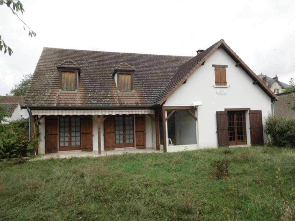 Châtillon-en-Bazois Nièvre vrijstaand foto 4473327