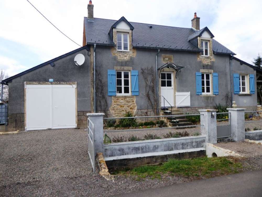 Château-Chinon Nièvre vrijstaand foto 4473328