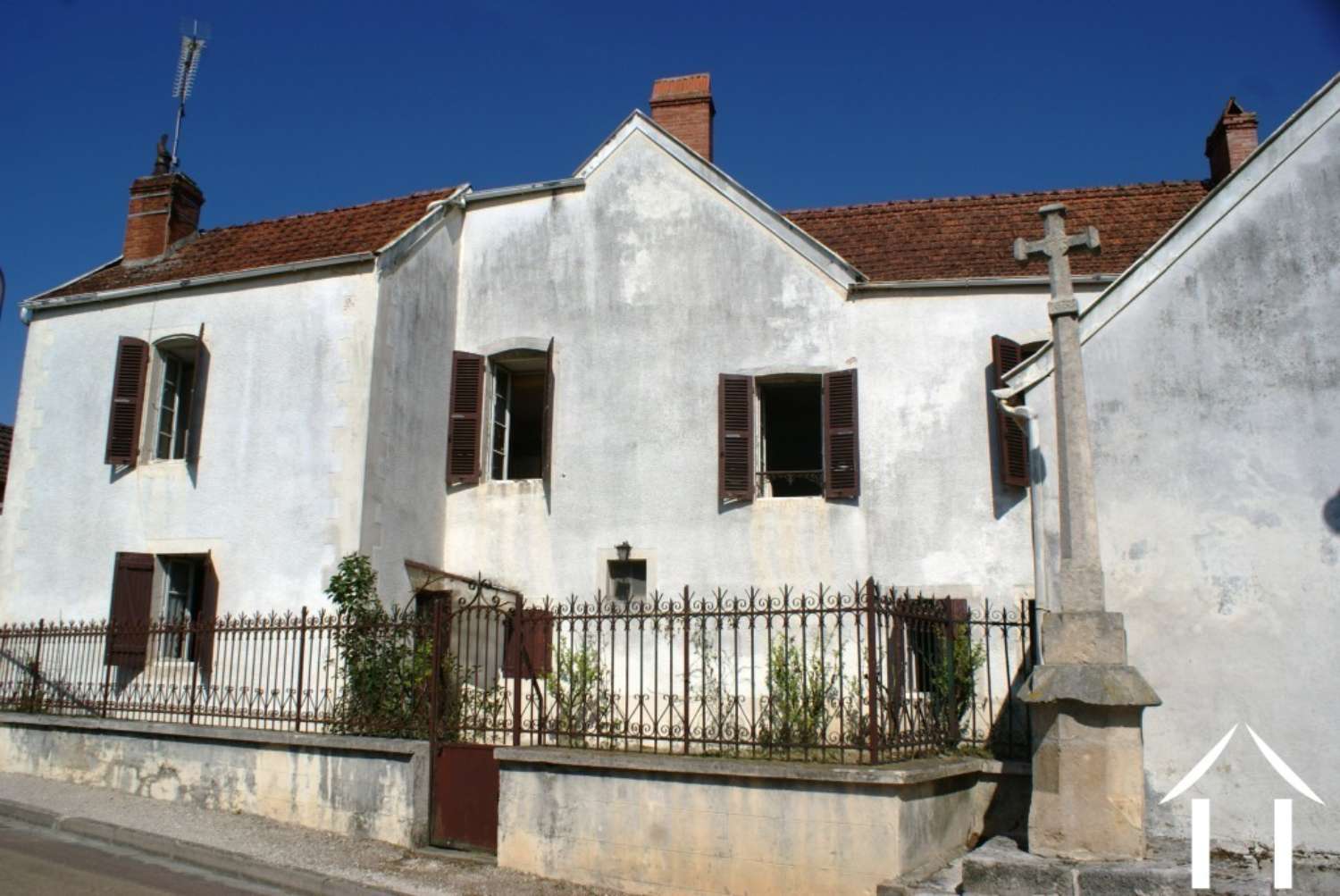 à vendre maison de village Perrigny-sur-Armançon Bourgogne 1