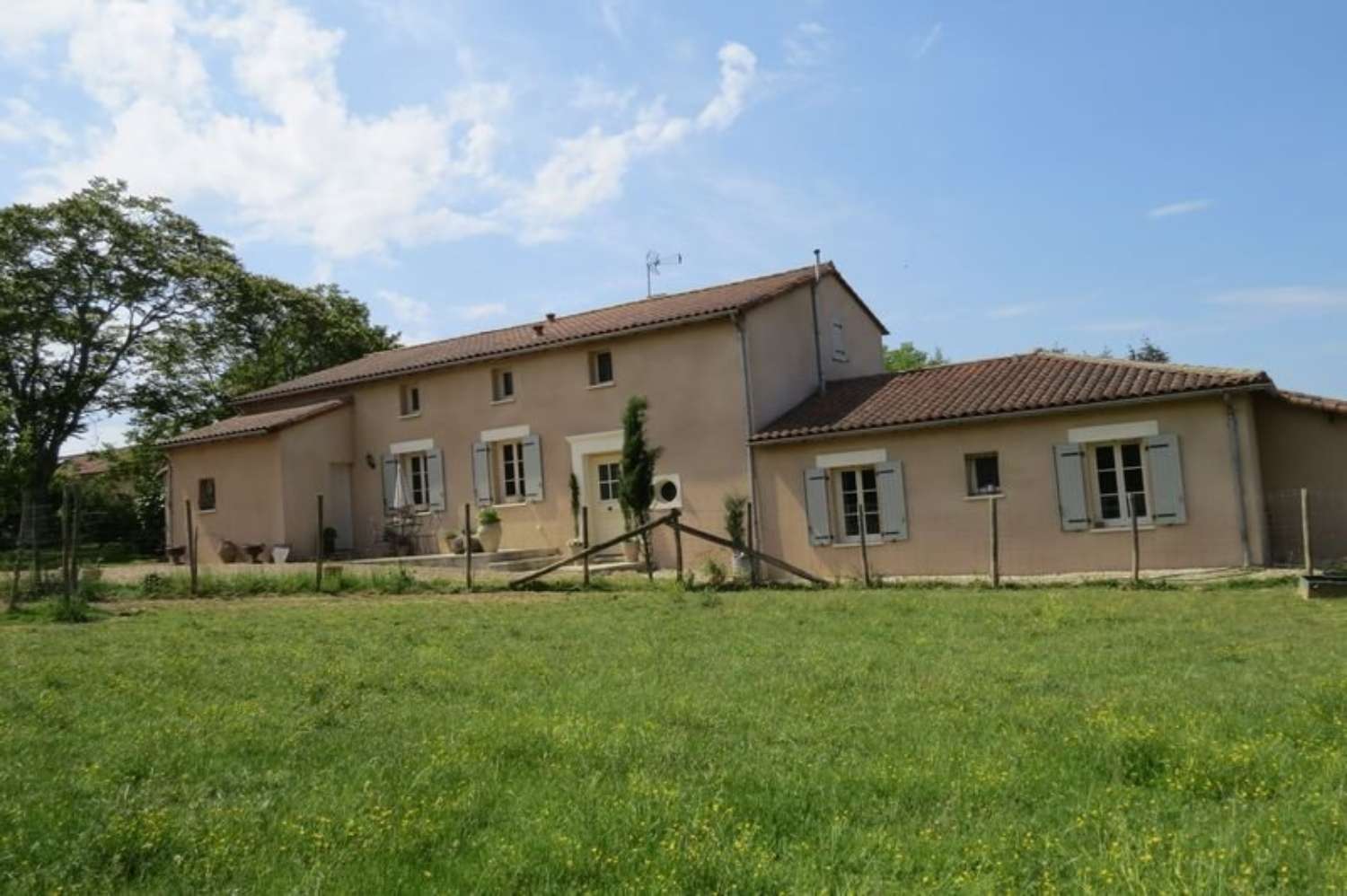 te koop villa Saint-Sulpice-de-Ruffec Poitou-Charentes 1
