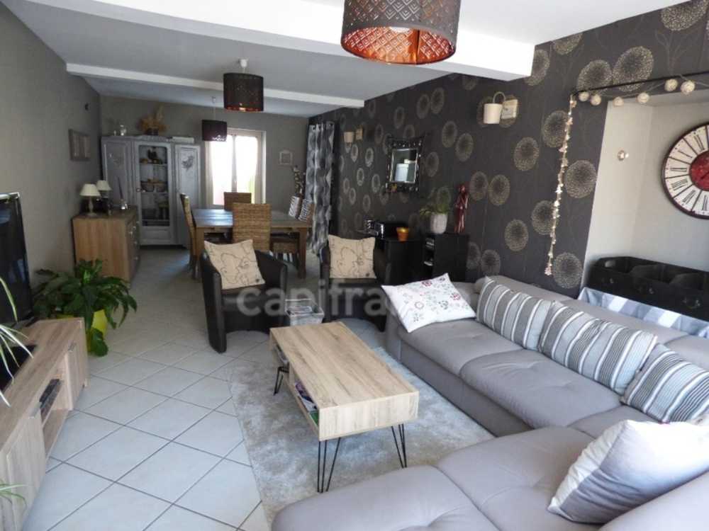 te koop dorpshuis La Pacaudière Rhône-Alpes 1
