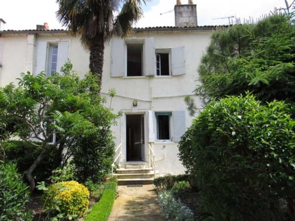 Saint-Jean-d'Angély Charente-Maritime huis foto 4088669