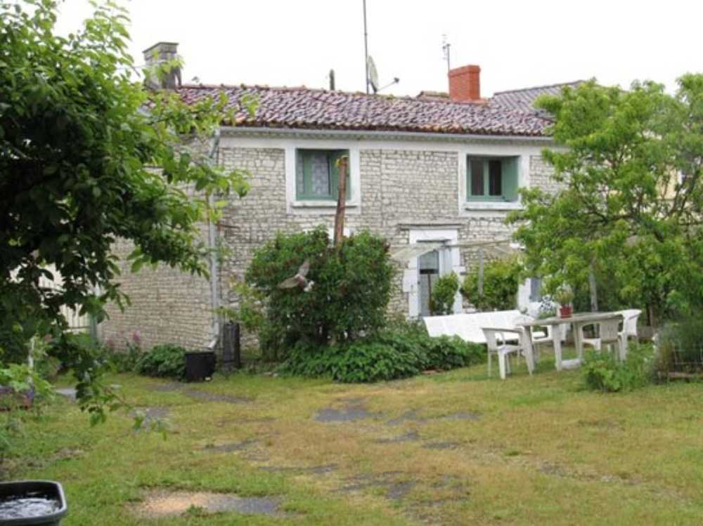Saint-Jean-d'Angély Charente-Maritime huis foto 4088674
