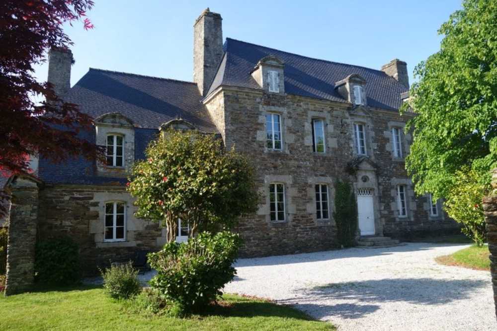Uzel Côtes-d'Armor mansion picture 4045570