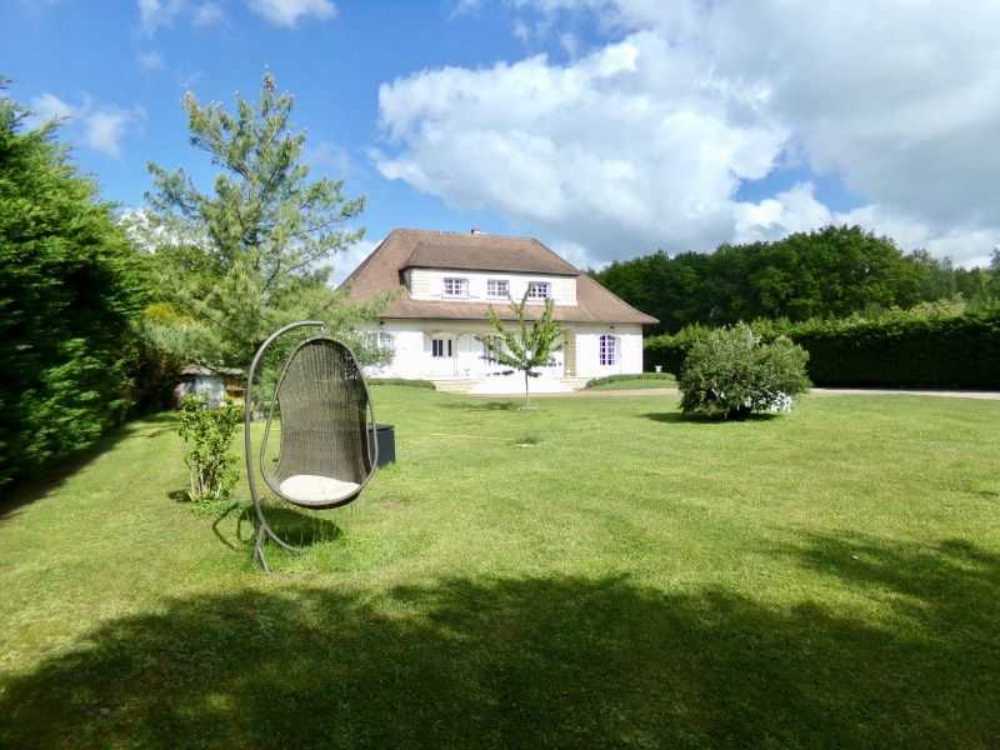 Cosne-Cours-sur-Loire Nièvre huis foto 4080653
