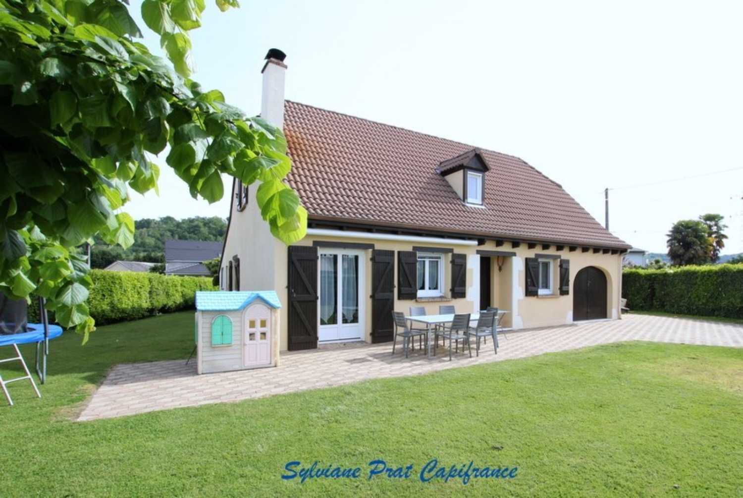 Assat Pyrénées-Atlantiques huis foto 4257665