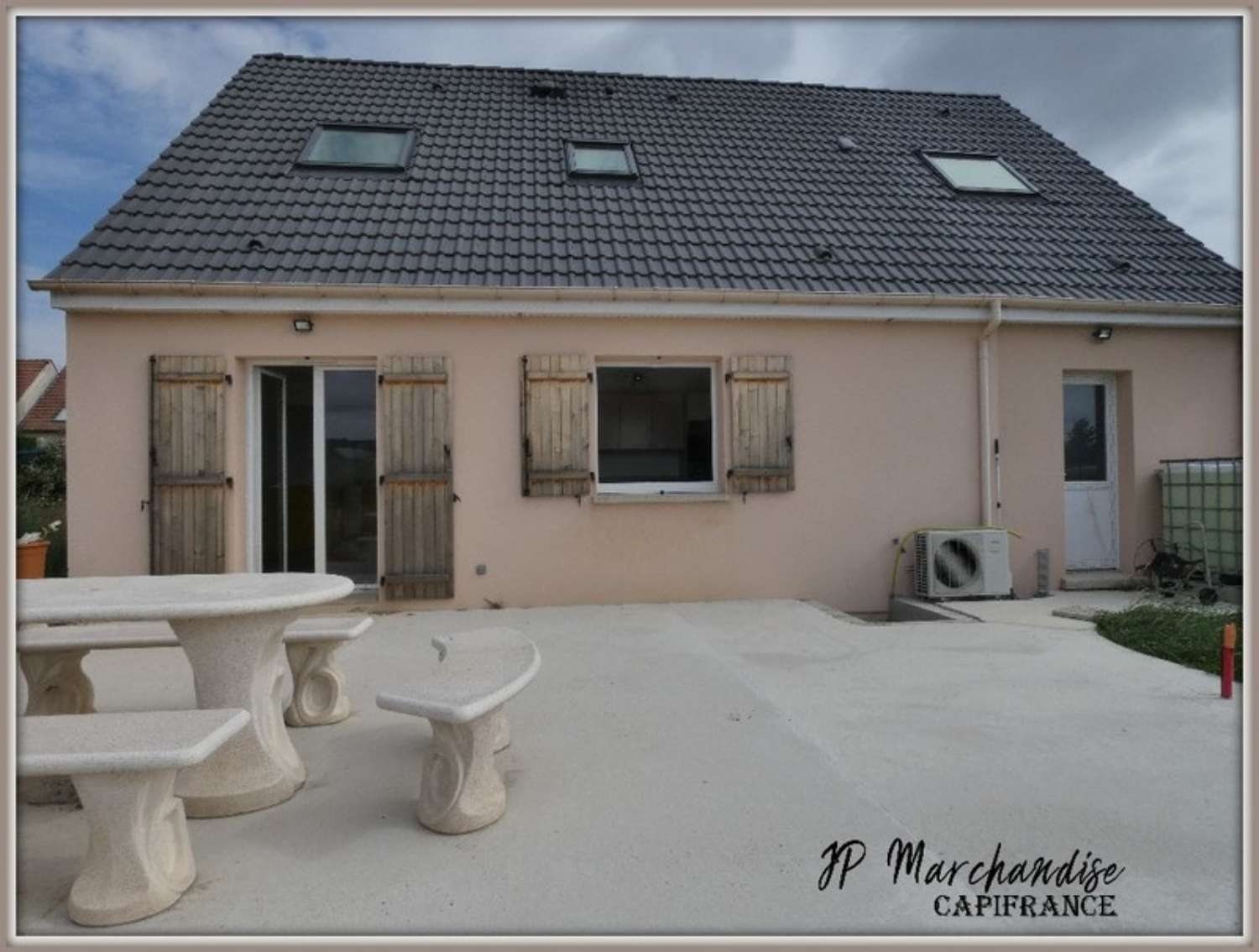 Noyon Oise dorpshuis foto 4309373