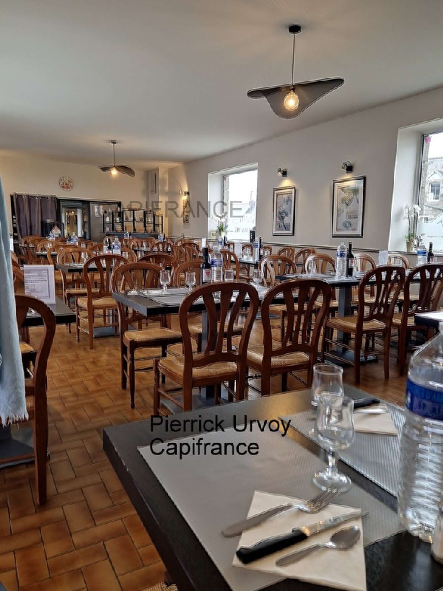 Guingamp Côtes-d'Armor Restaurant Bild 6685779