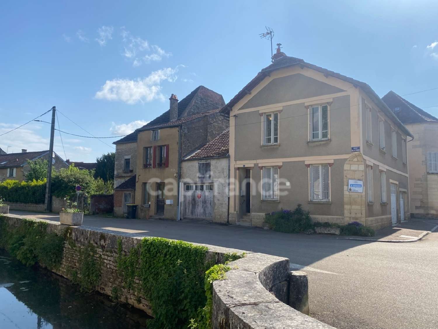  for sale house L'Isle-sur-Serein Yonne 1