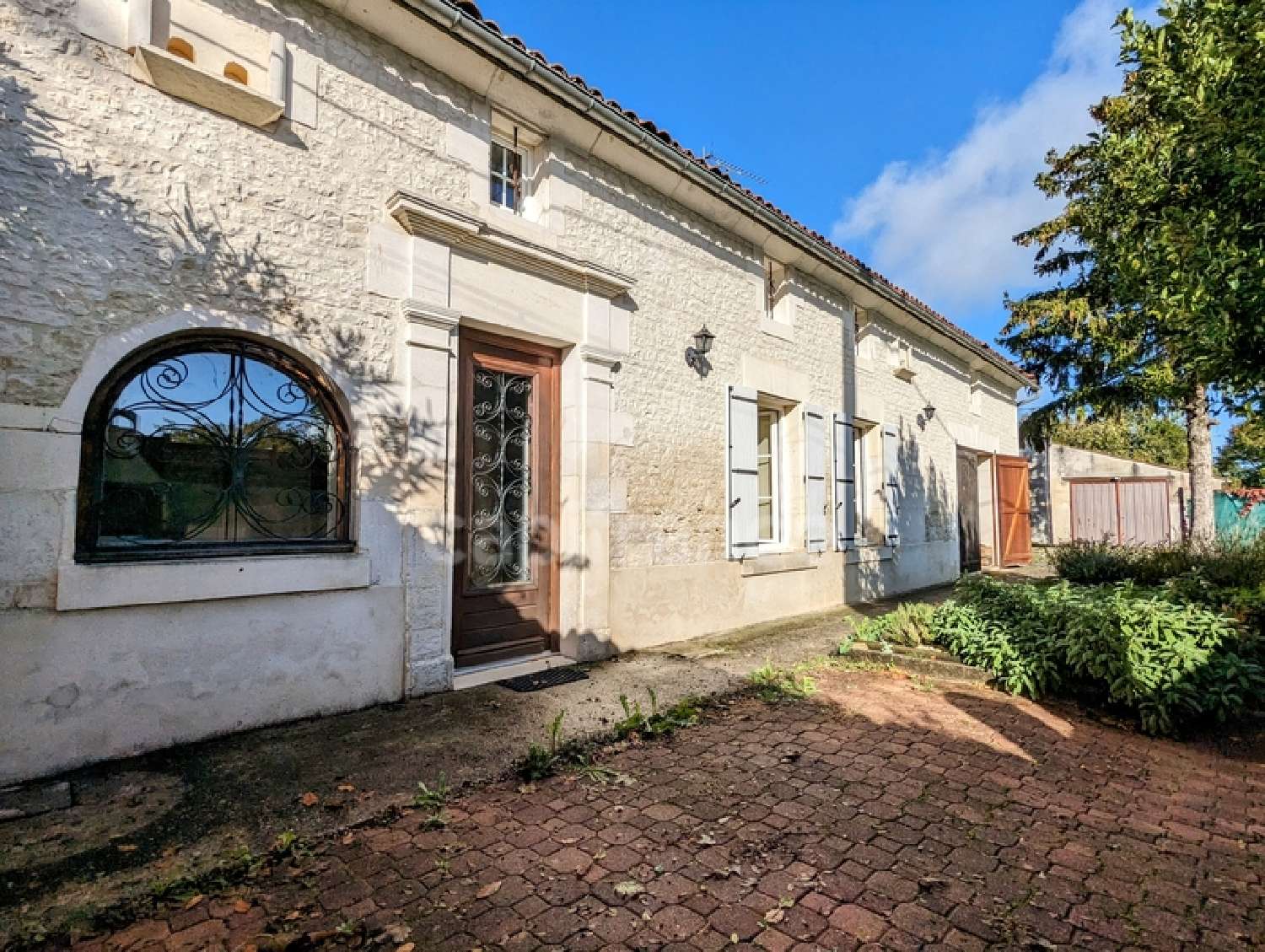  à vendre maison Juillac-le-Coq Charente 1