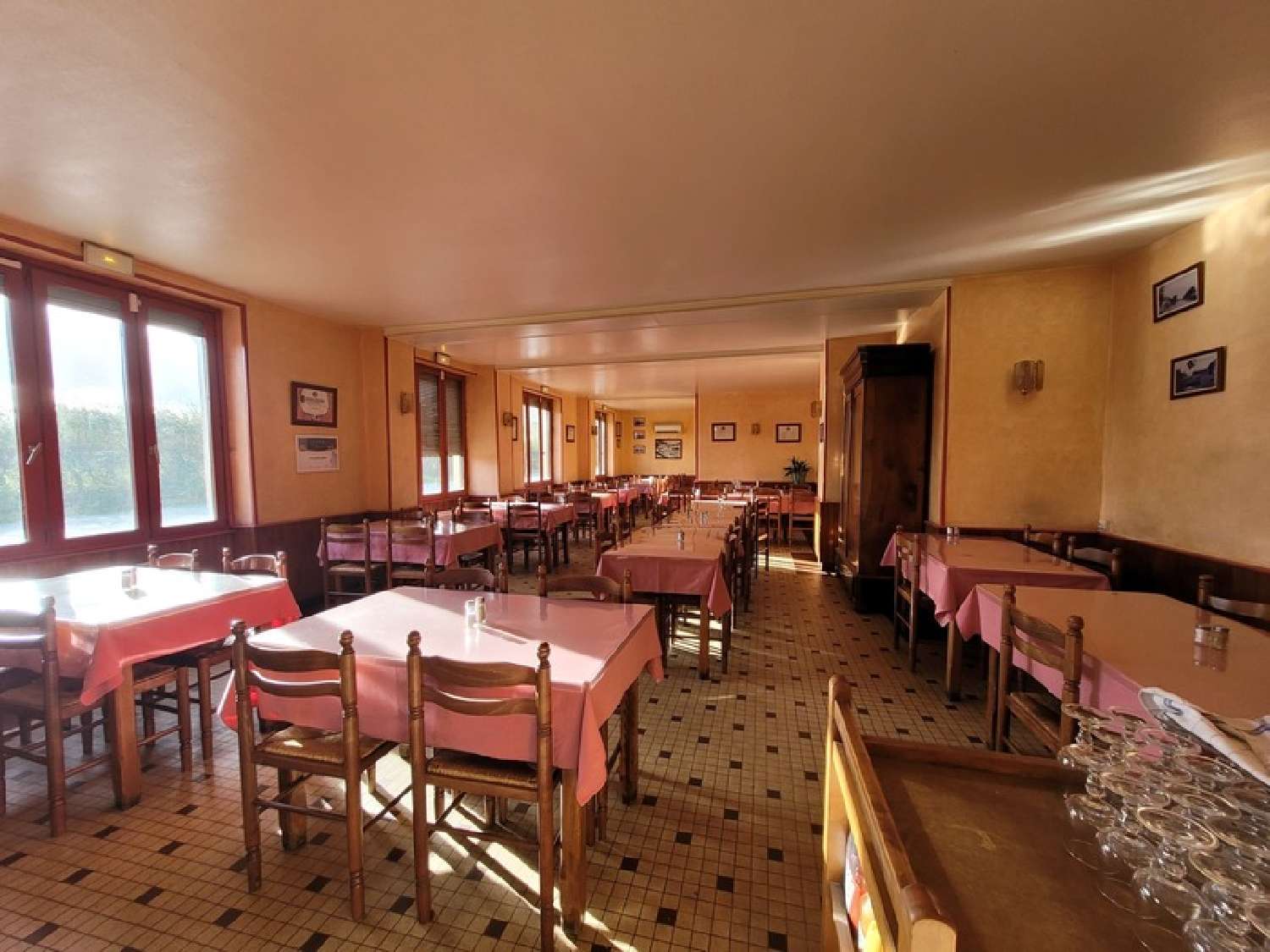  for sale restaurant Saint-Pierre-le-Moûtier Nièvre 4