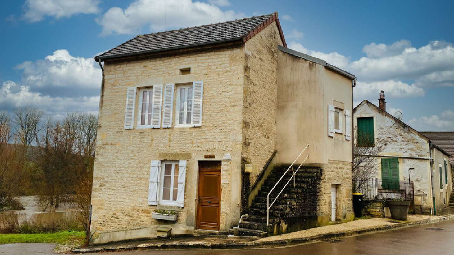  for sale village house Massangis Yonne 1