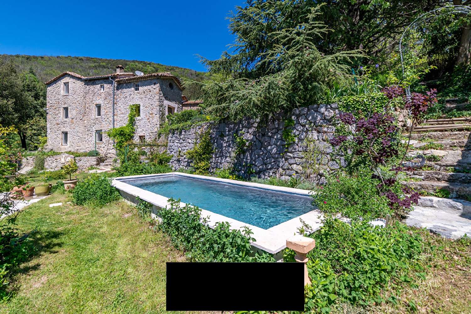  for sale villa Saint-Bresson Gard 1