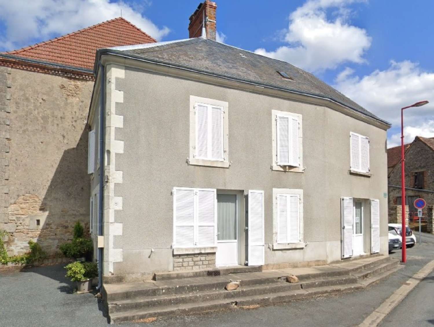  à vendre maison de ville Saint-Sébastien Creuse 1
