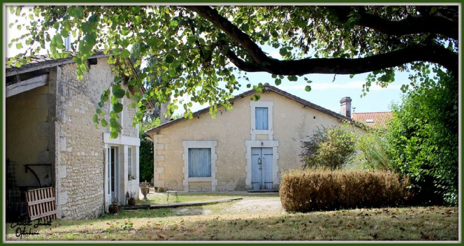 Brie-sous-Chalais Charente Haus Bild 6745687