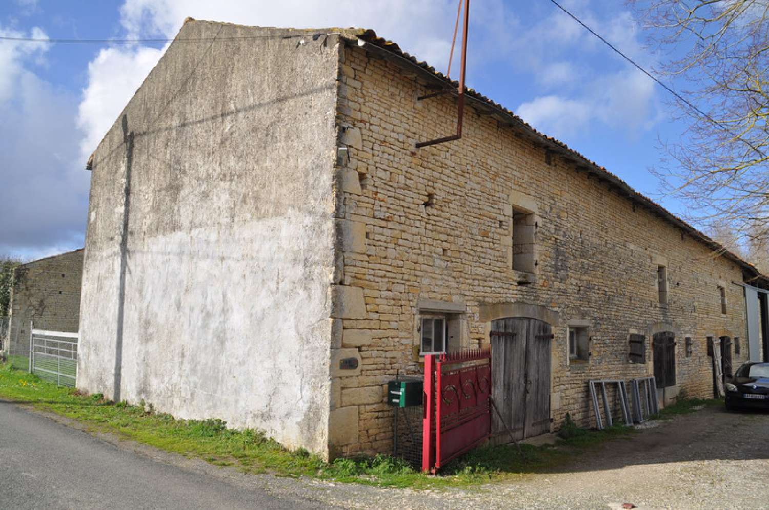 à vendre grange Dampierre-sur-Boutonne Charente-Maritime 2
