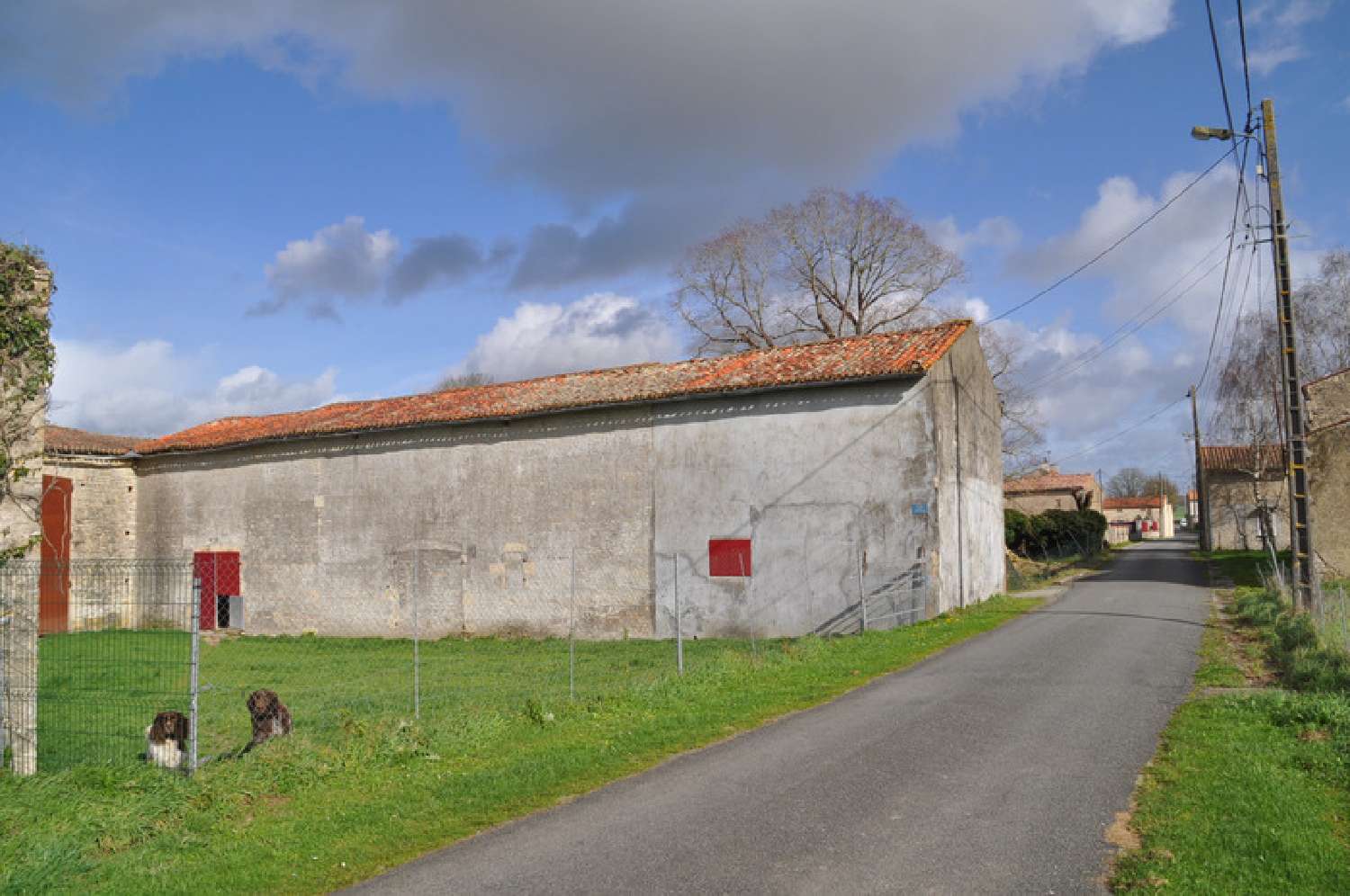  à vendre grange Dampierre-sur-Boutonne Charente-Maritime 1