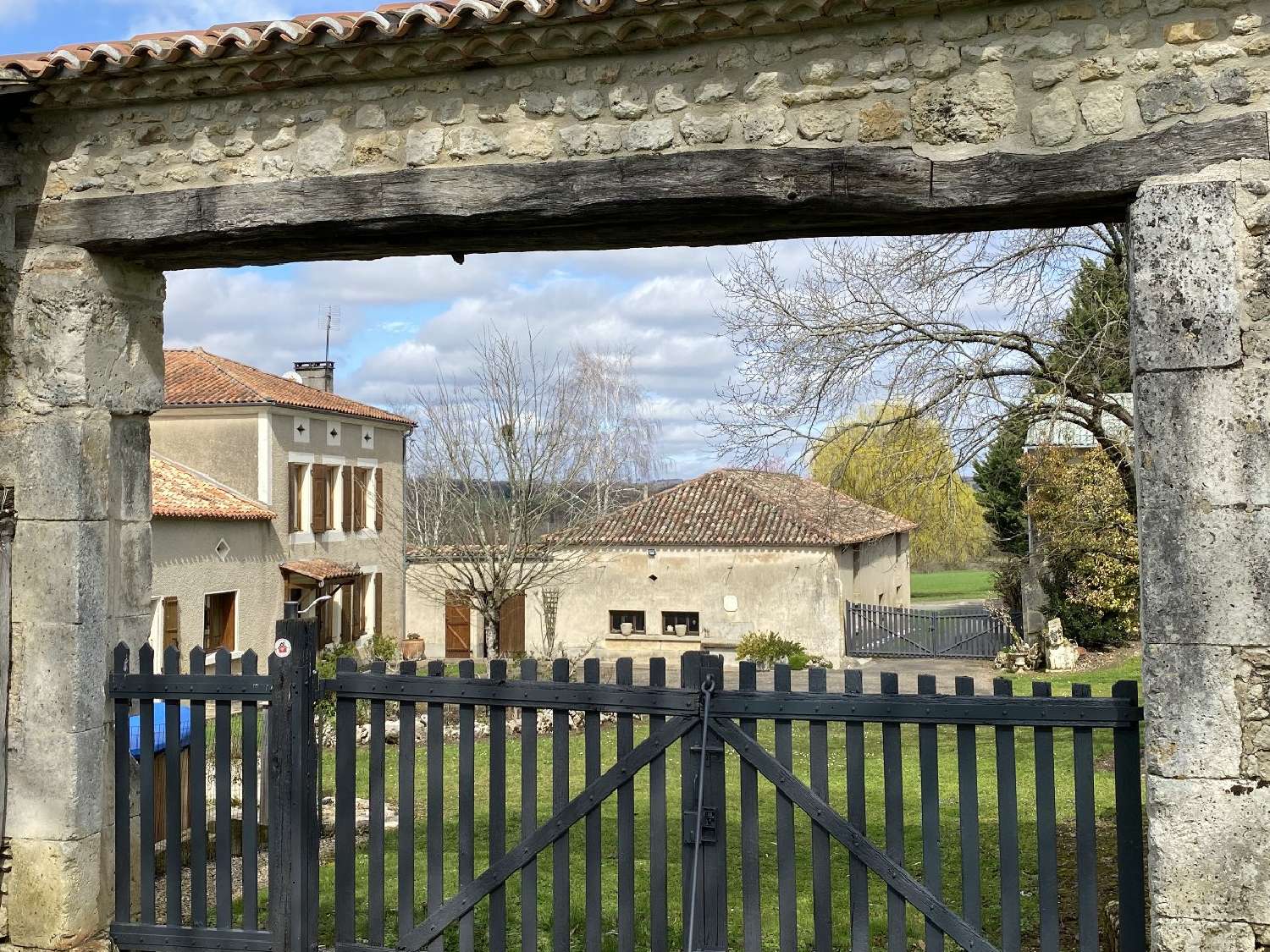  à vendre maison Villebois-Lavalette Charente 1