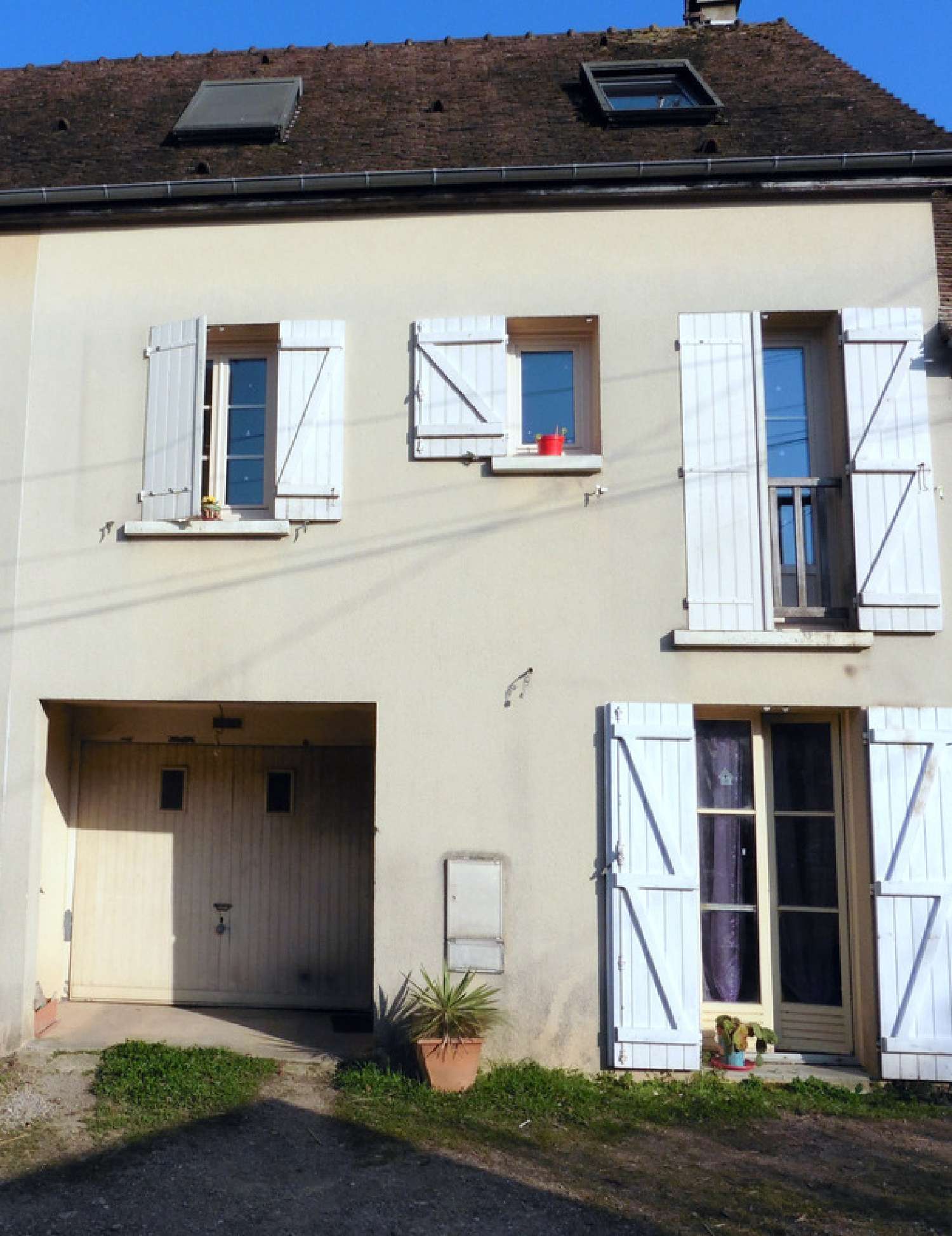  for sale village house Villeneuve-l'Archevêque Yonne 1