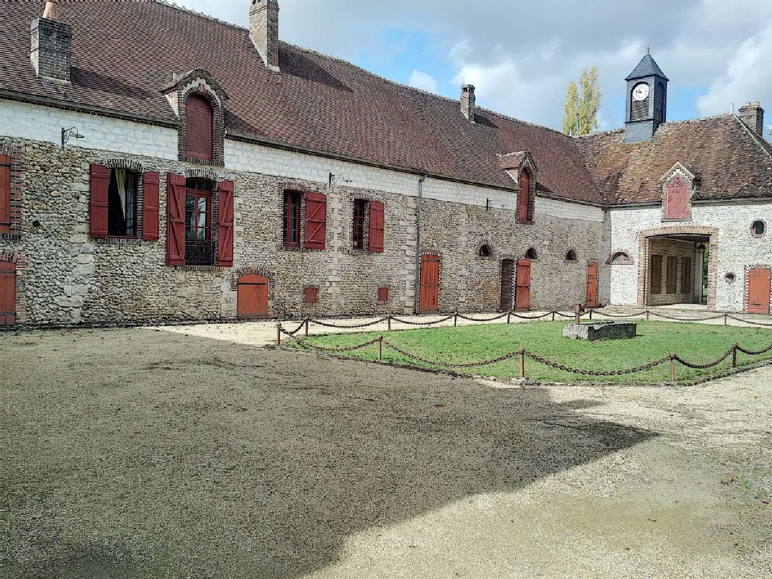  for sale castle Champlay Yonne 3