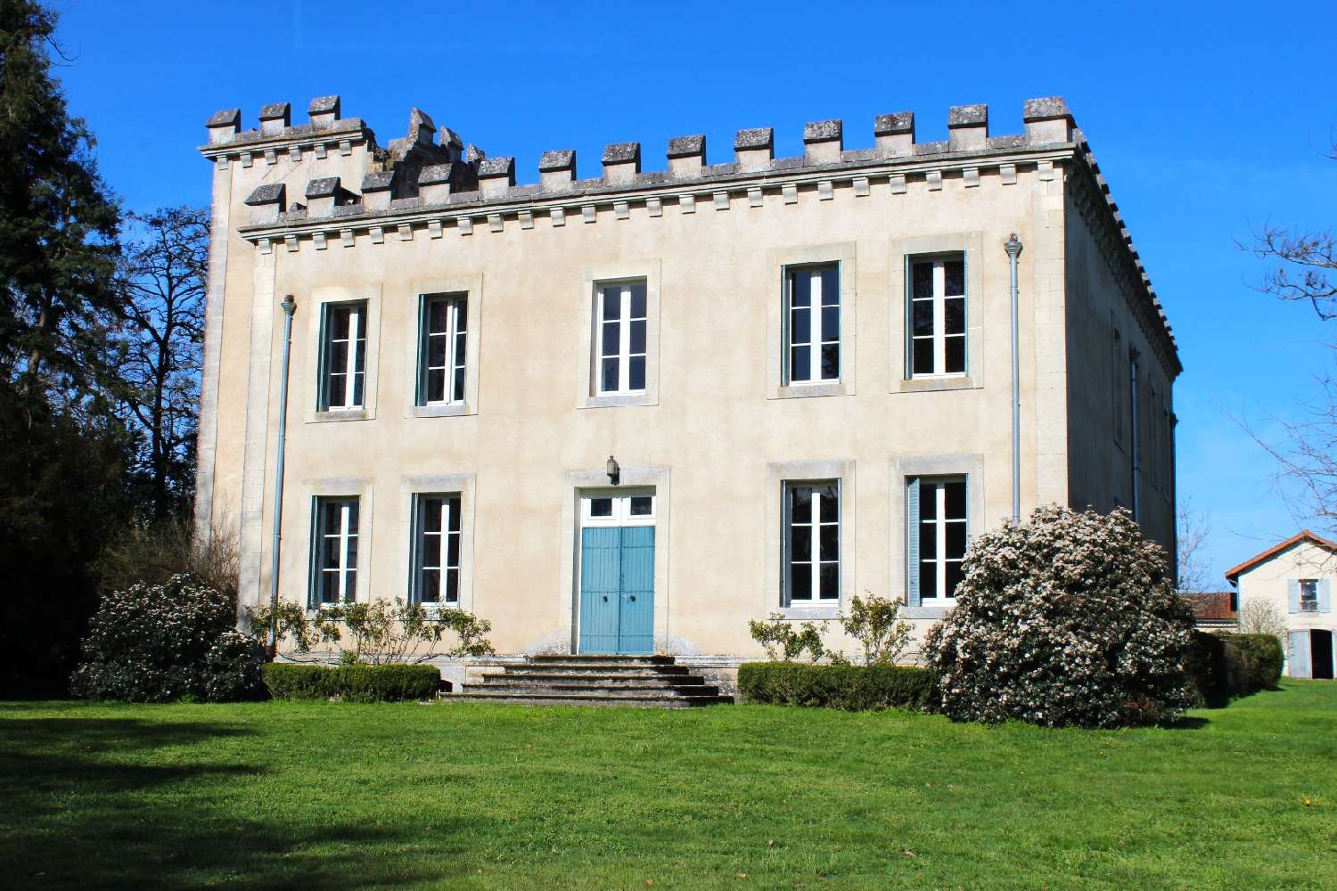  te koop kasteel Confolens Charente 2