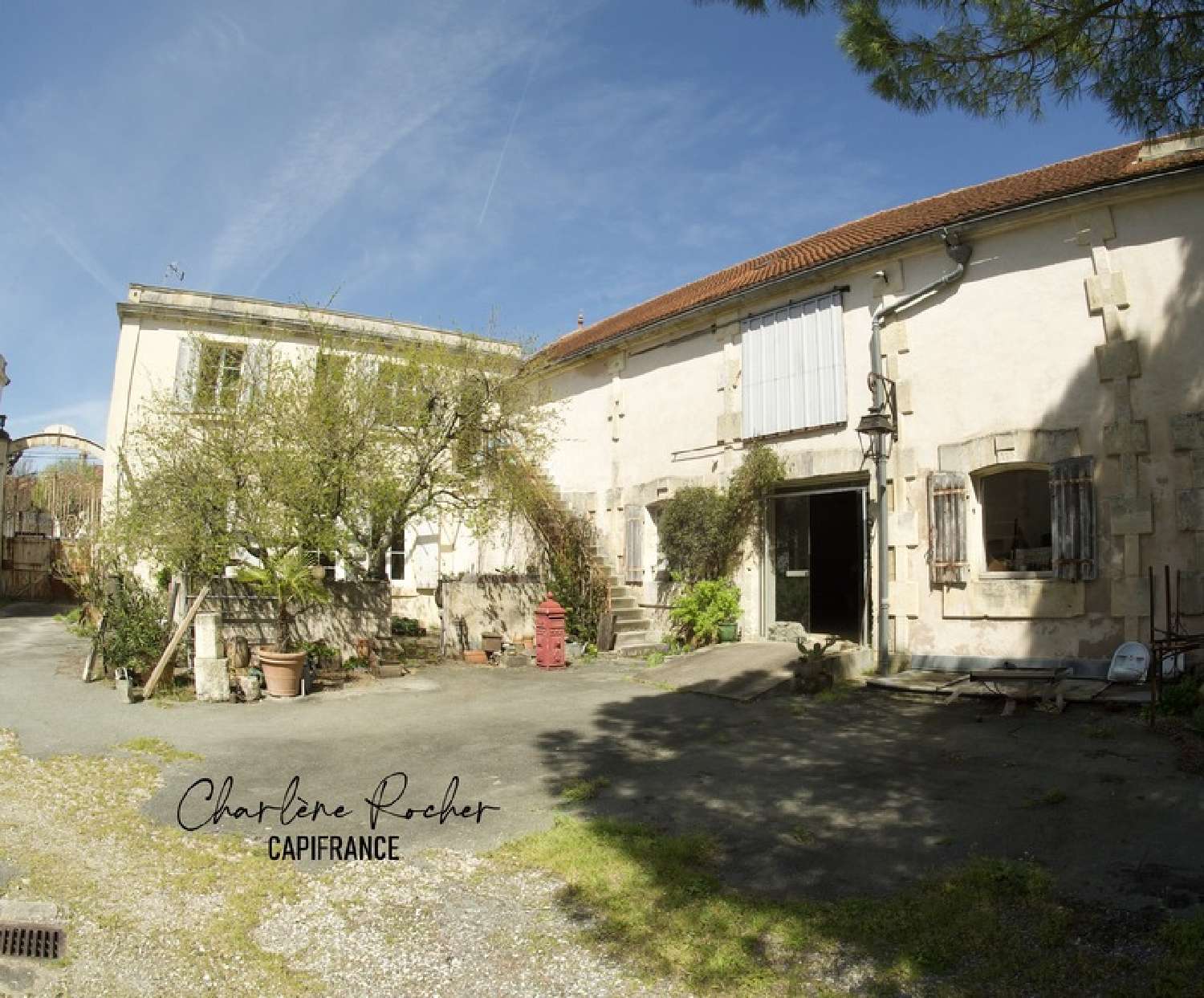  à vendre maison de ville Saint-Jean-d'Angély Charente-Maritime 2