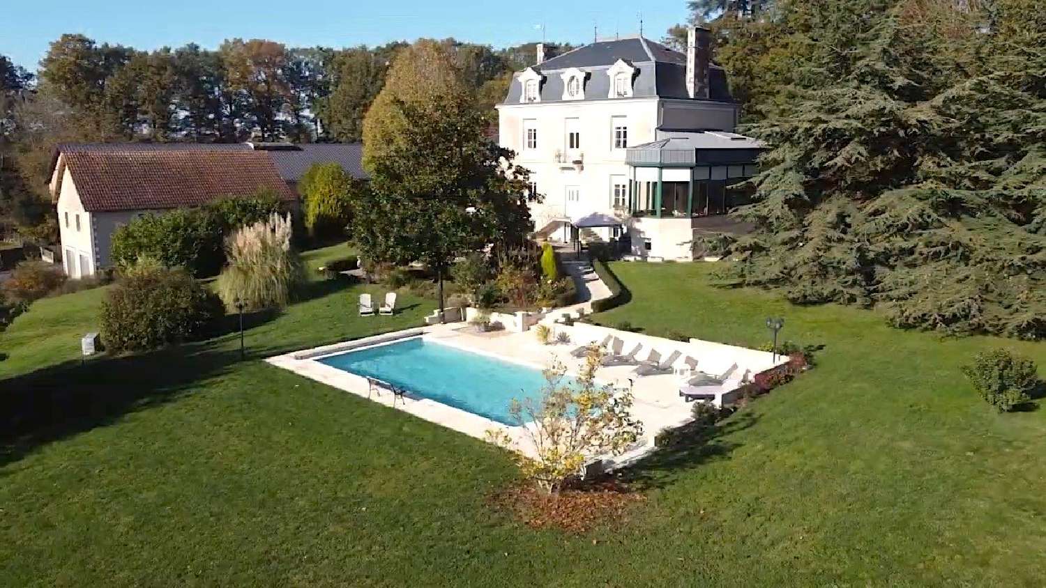  for sale mansion L'Isle-Jourdain Vienne 1