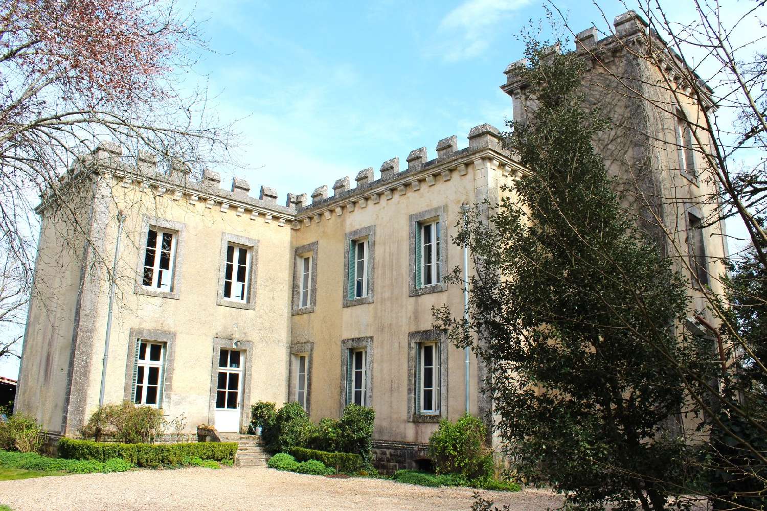  for sale castle Confolens Charente 4