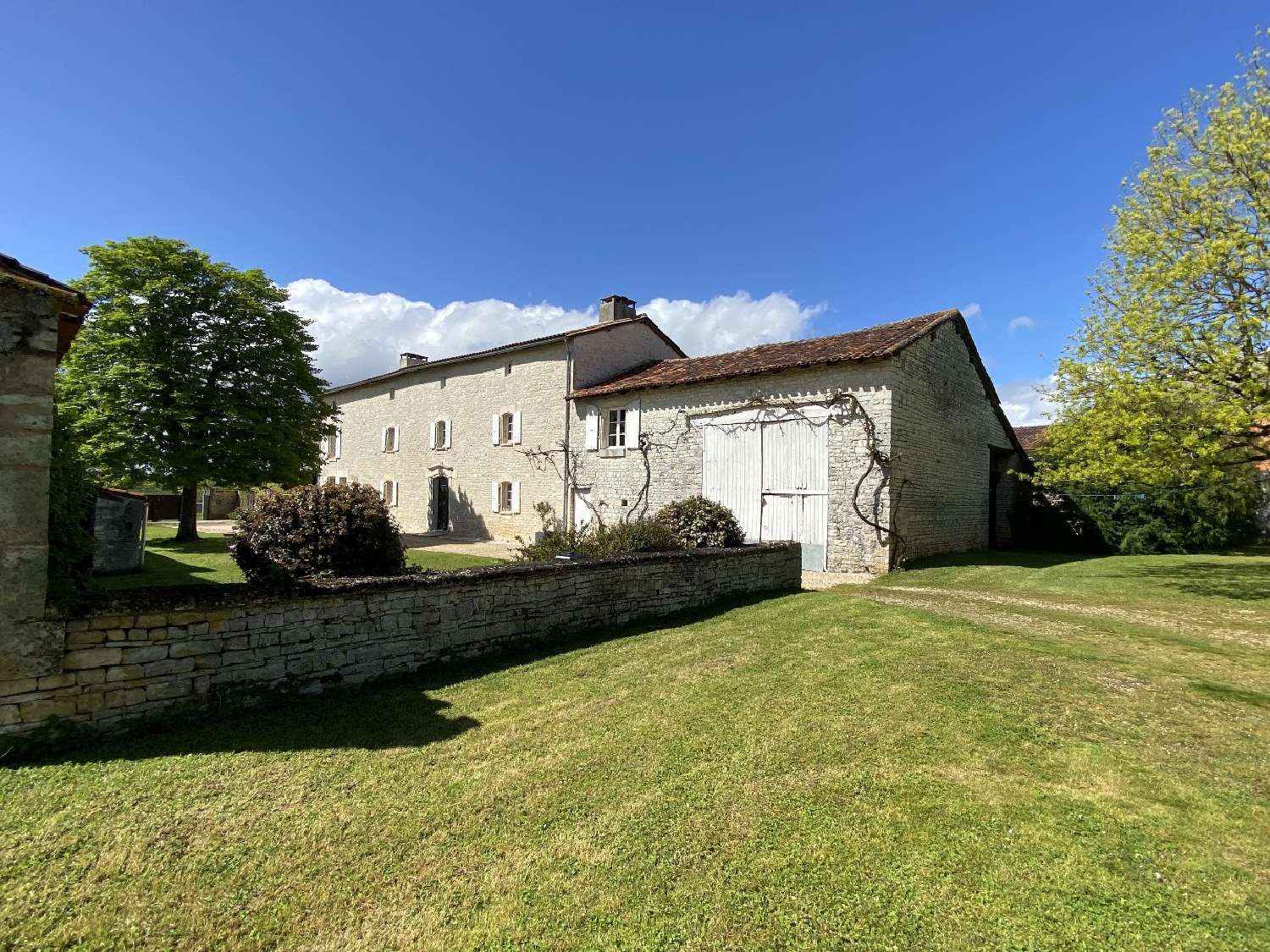  for sale house Saint-Angeau Charente 1