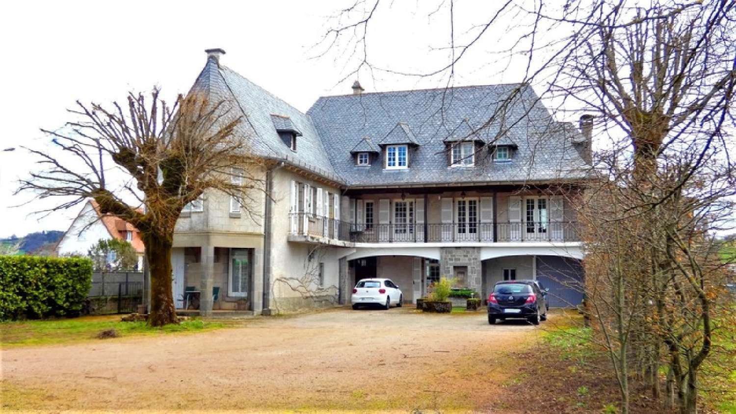Arpajon-sur-Cère Cantal mansion foto 6497492