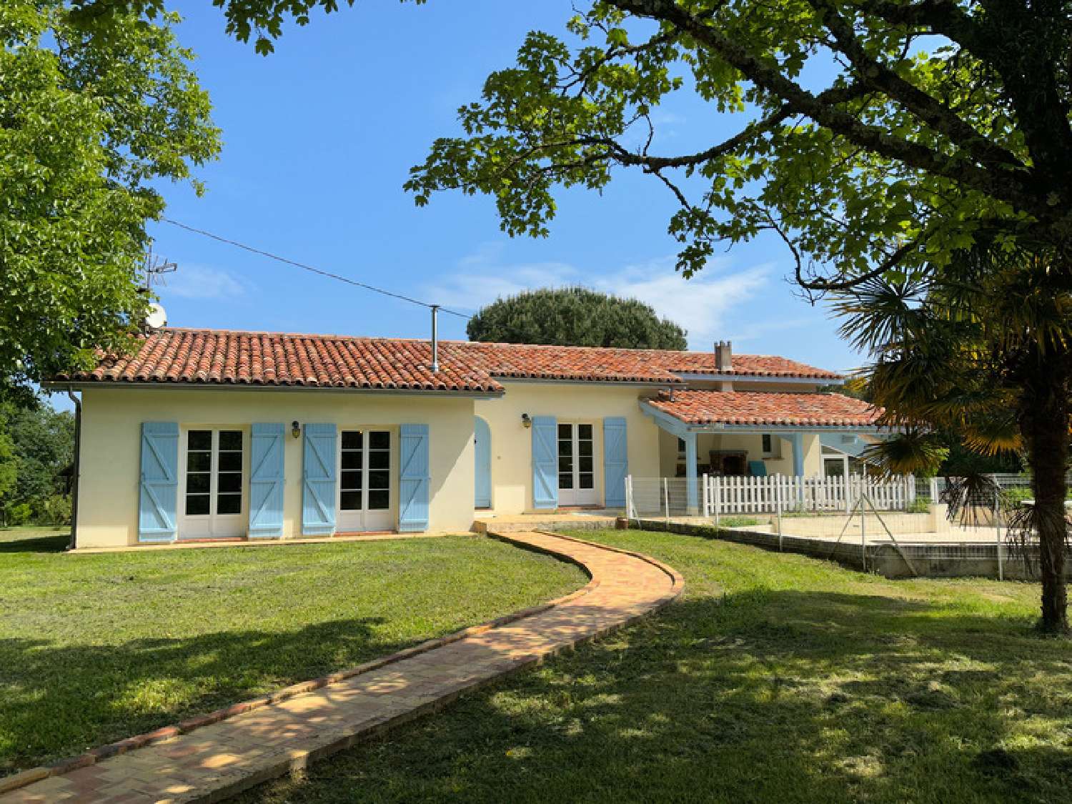  te koop huis Castelnau-d'Auzan Gers 1