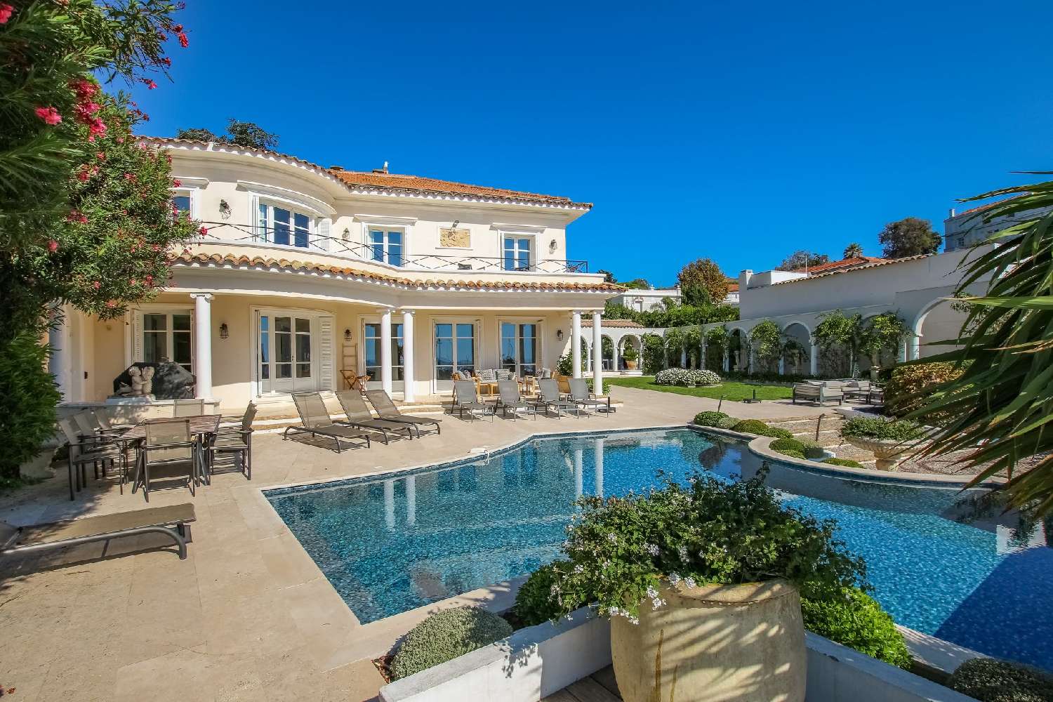  for sale villa Juan-les-Pins Alpes-Maritimes 2