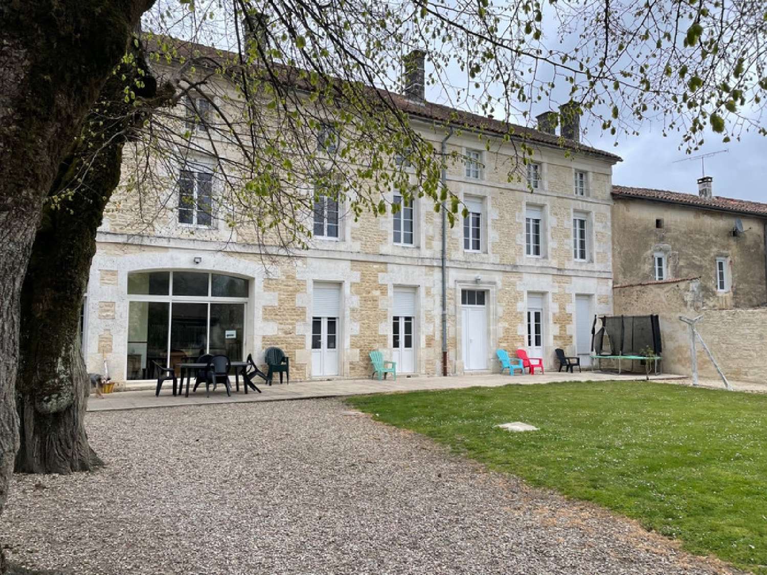  à vendre maison bourgeoise Saint-Cybardeaux Charente 1