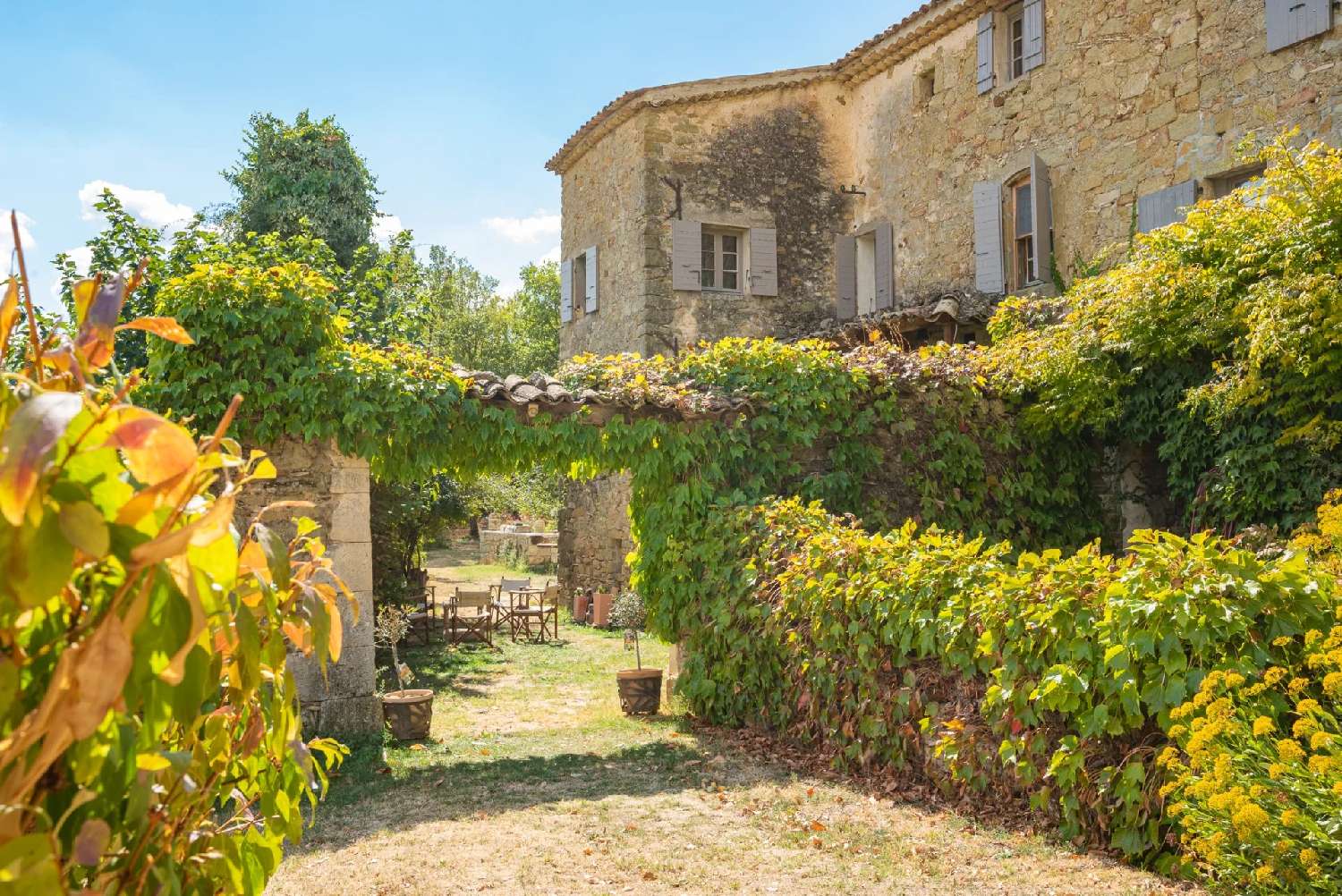 à vendre villa Simiane-la-Rotonde Alpes-de-Haute-Provence 2