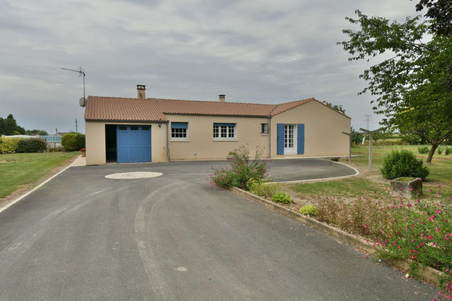  for sale house Loulay Charente-Maritime 2