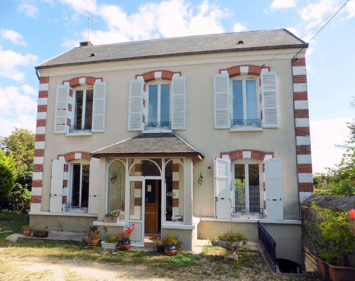 for sale mansion Villeneuve-la-Guyard Yonne 1