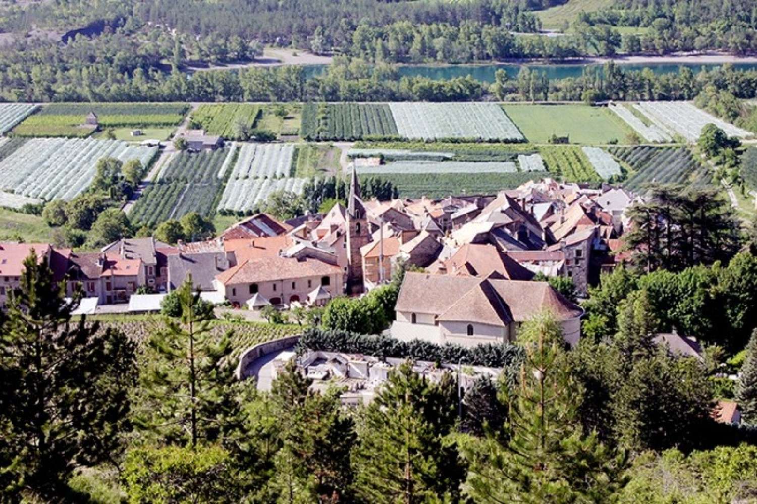  te koop dorpshuis Remollon Hautes-Alpes 1