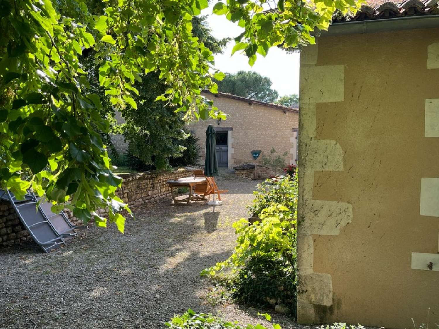  à vendre maison de village Saint-Jean-d'Angély Charente-Maritime 6