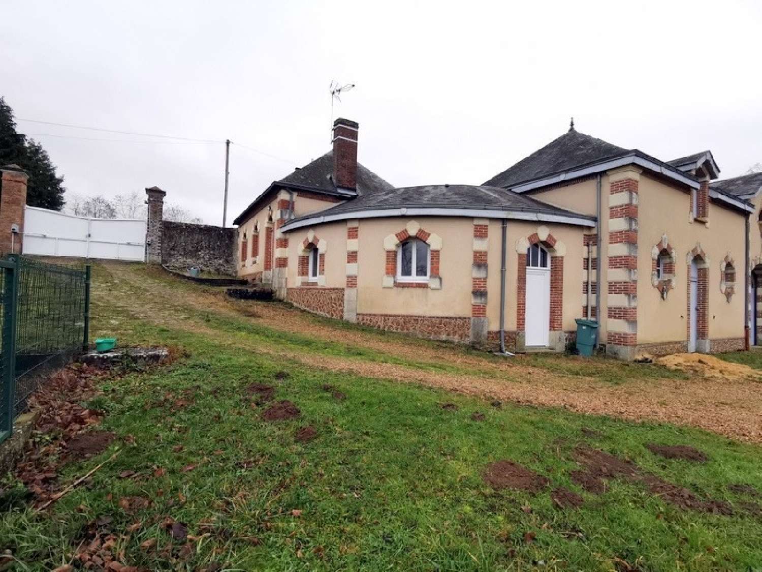  for sale house Conflans-sur-Anille Sarthe 4