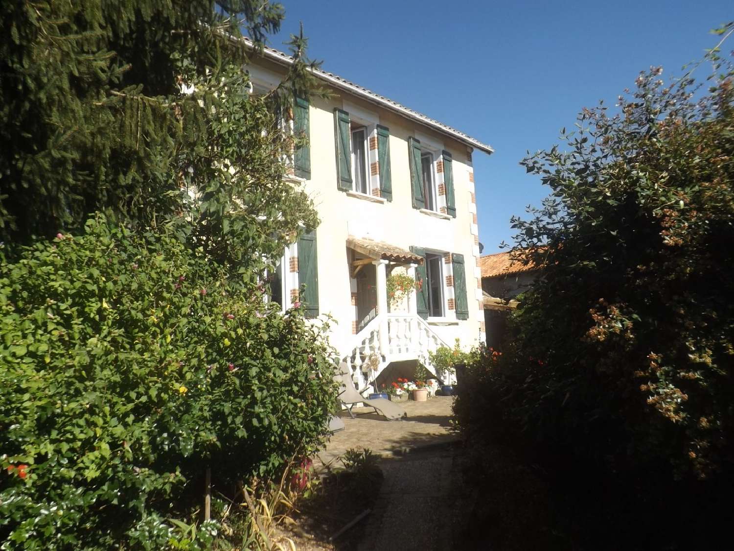  à vendre maison Chassenon Charente 1