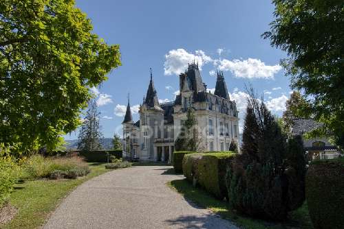  for sale castle Ydes Cantal 2
