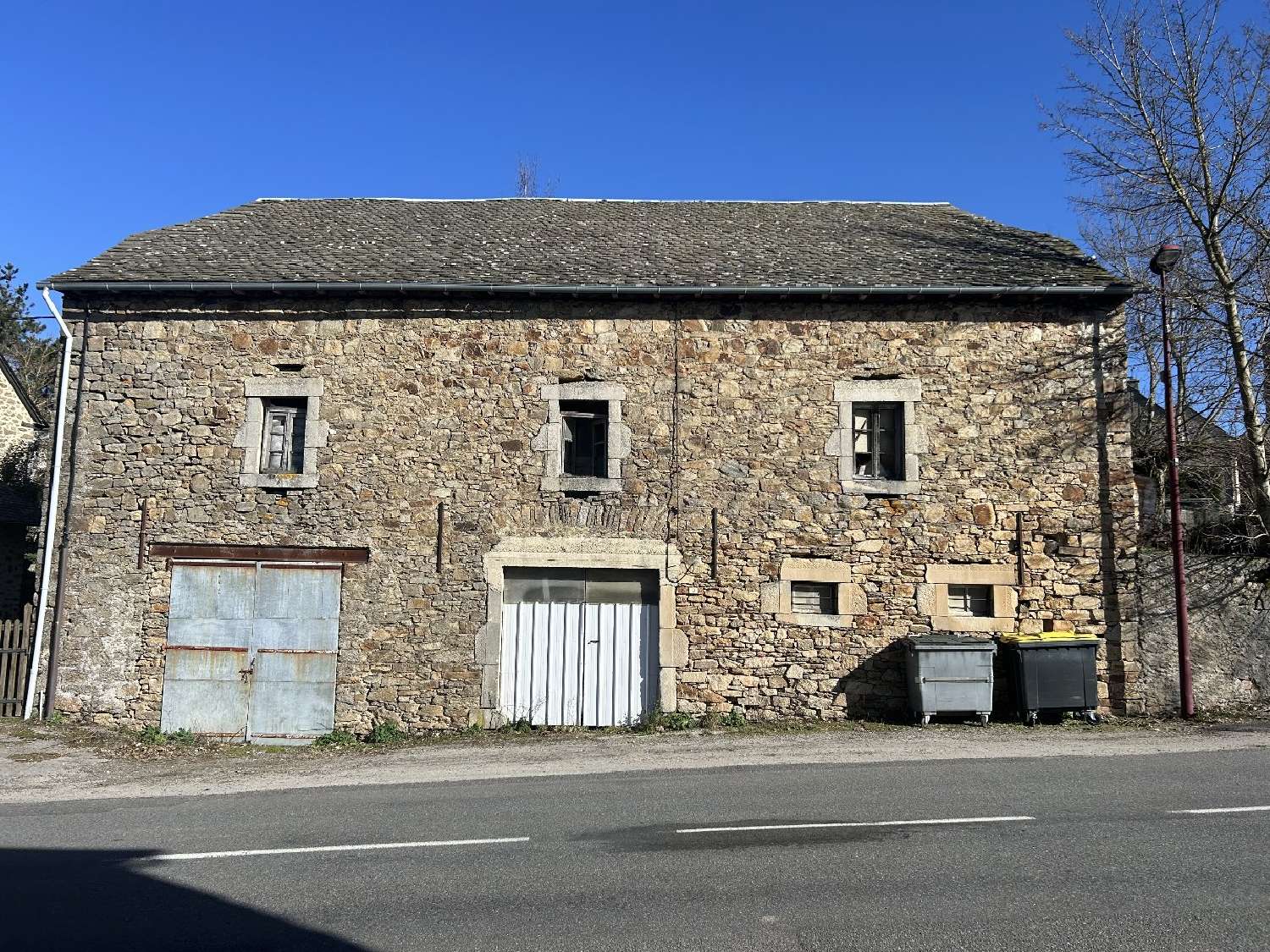  for sale barn Villefranche-de-Panat Aveyron 1