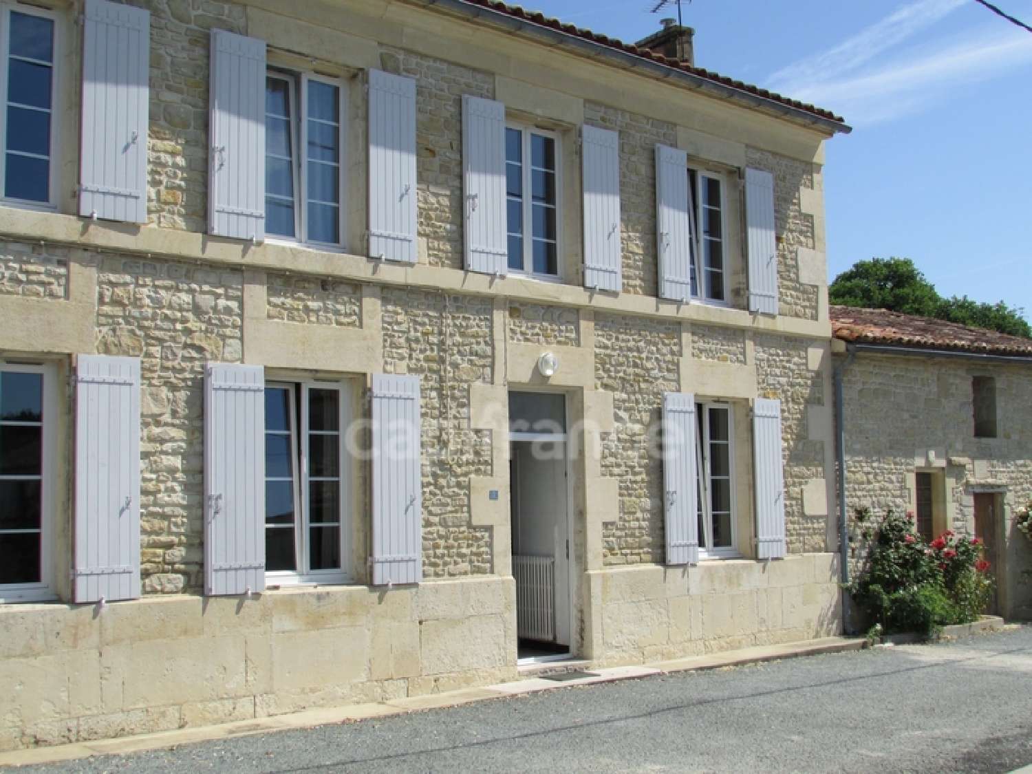  for sale house Saint-Jean-d'Angély Charente-Maritime 1