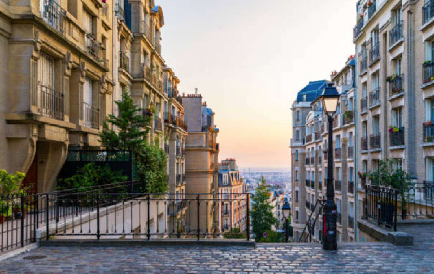  te koop appartement Paris 18e Arrondissement Parijs (Seine) 2