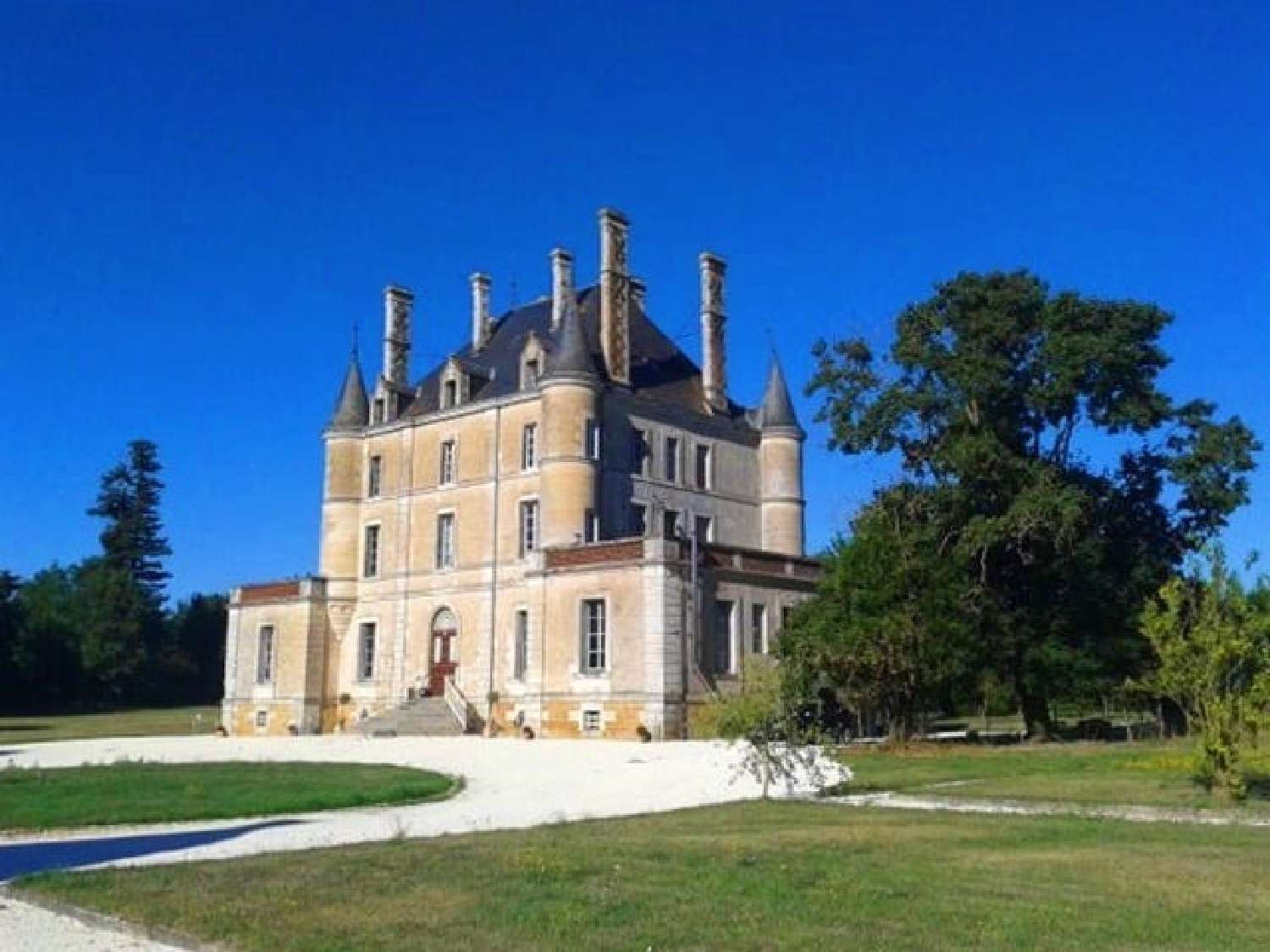 Chantonnay Vendée Schloss Bild 6824677