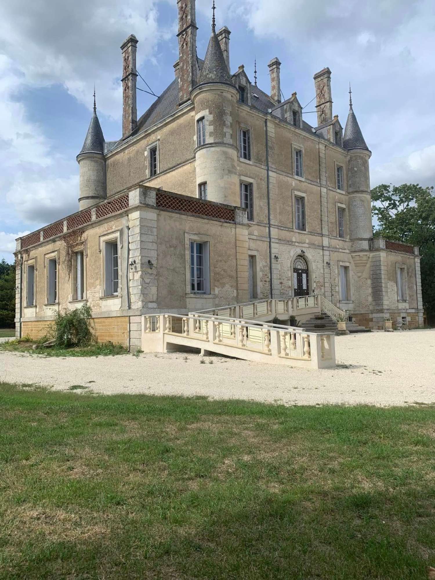  for sale castle Chantonnay Vendée 2