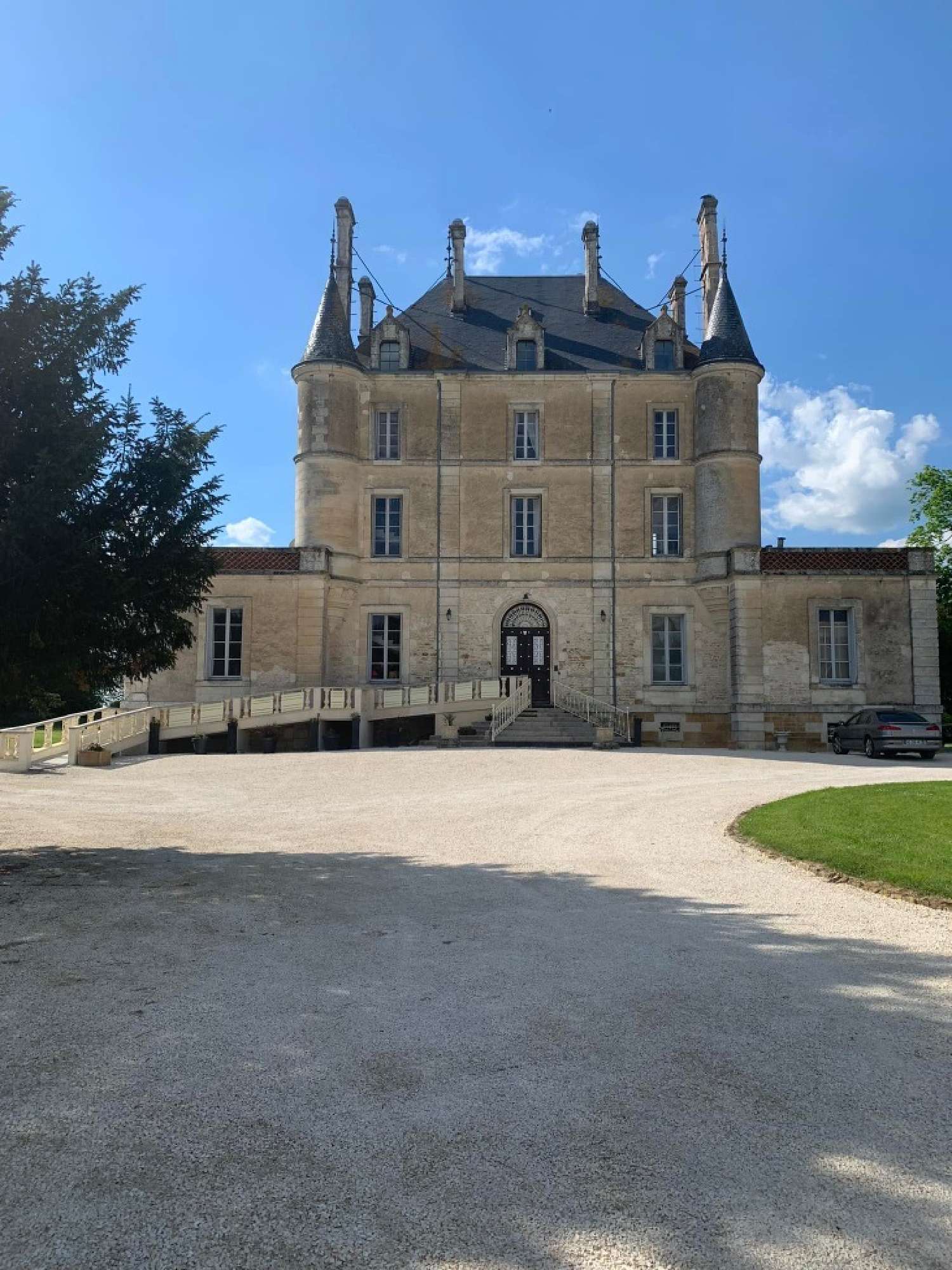  à vendre château Chantonnay Vendée 3