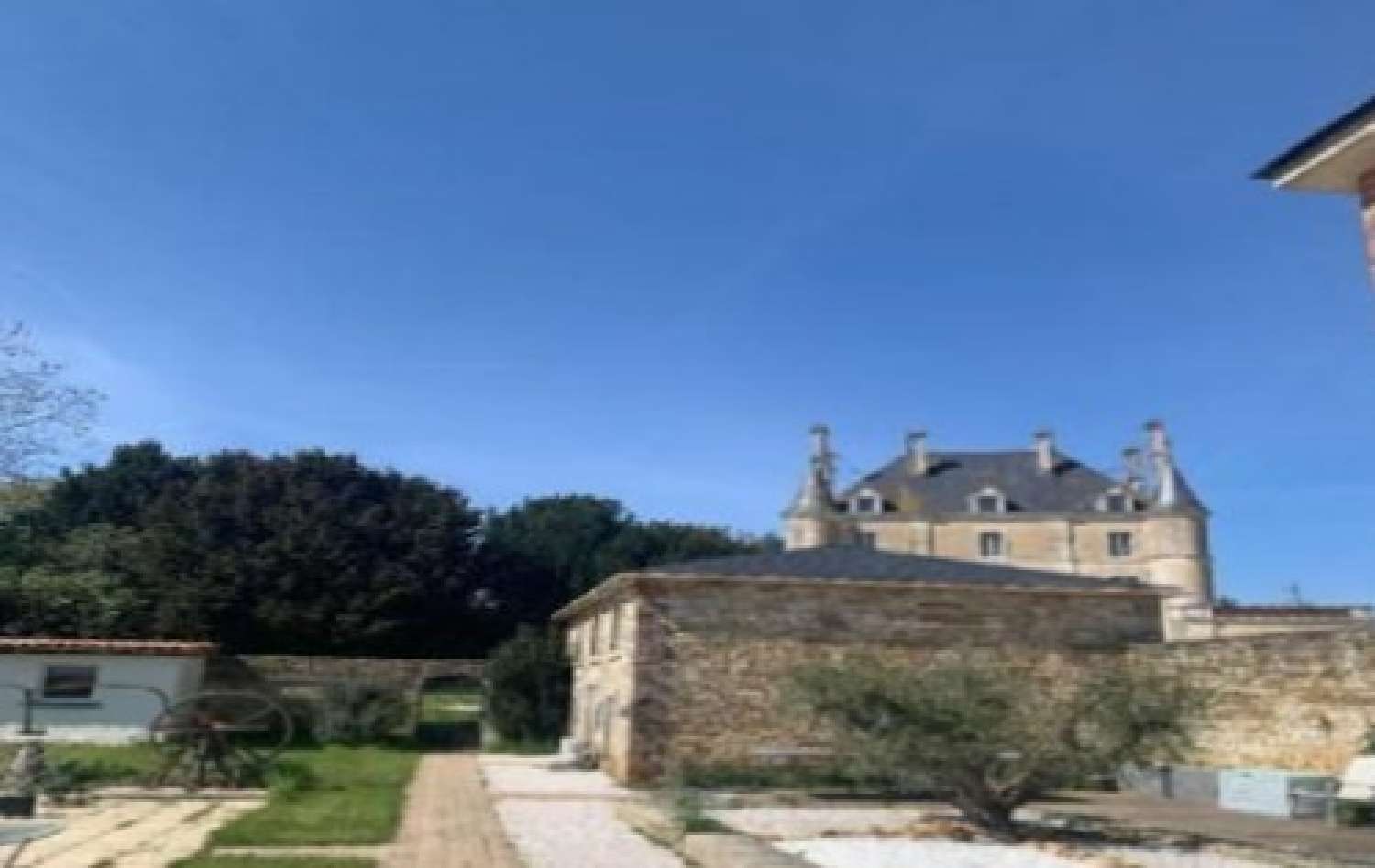  à vendre château Chantonnay Vendée 5