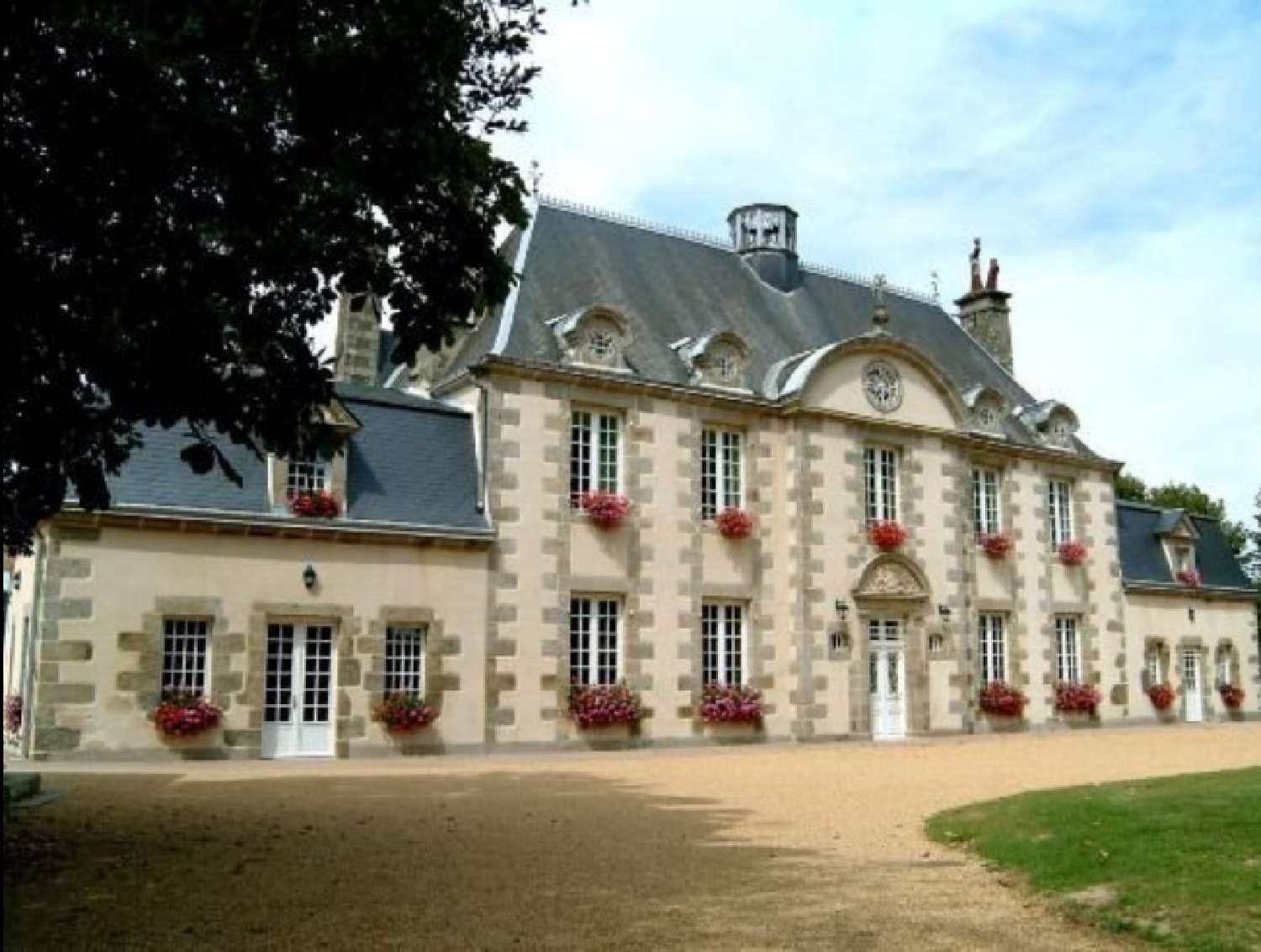  te koop kasteel Laval Mayenne 2