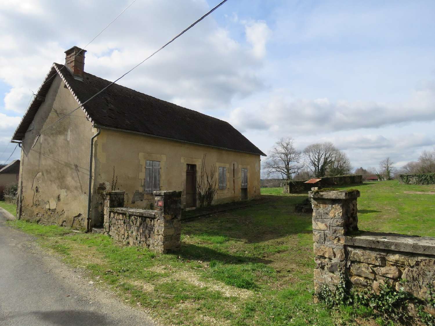  for sale farm Saint-Cyr-les-Champagnes Dordogne 2